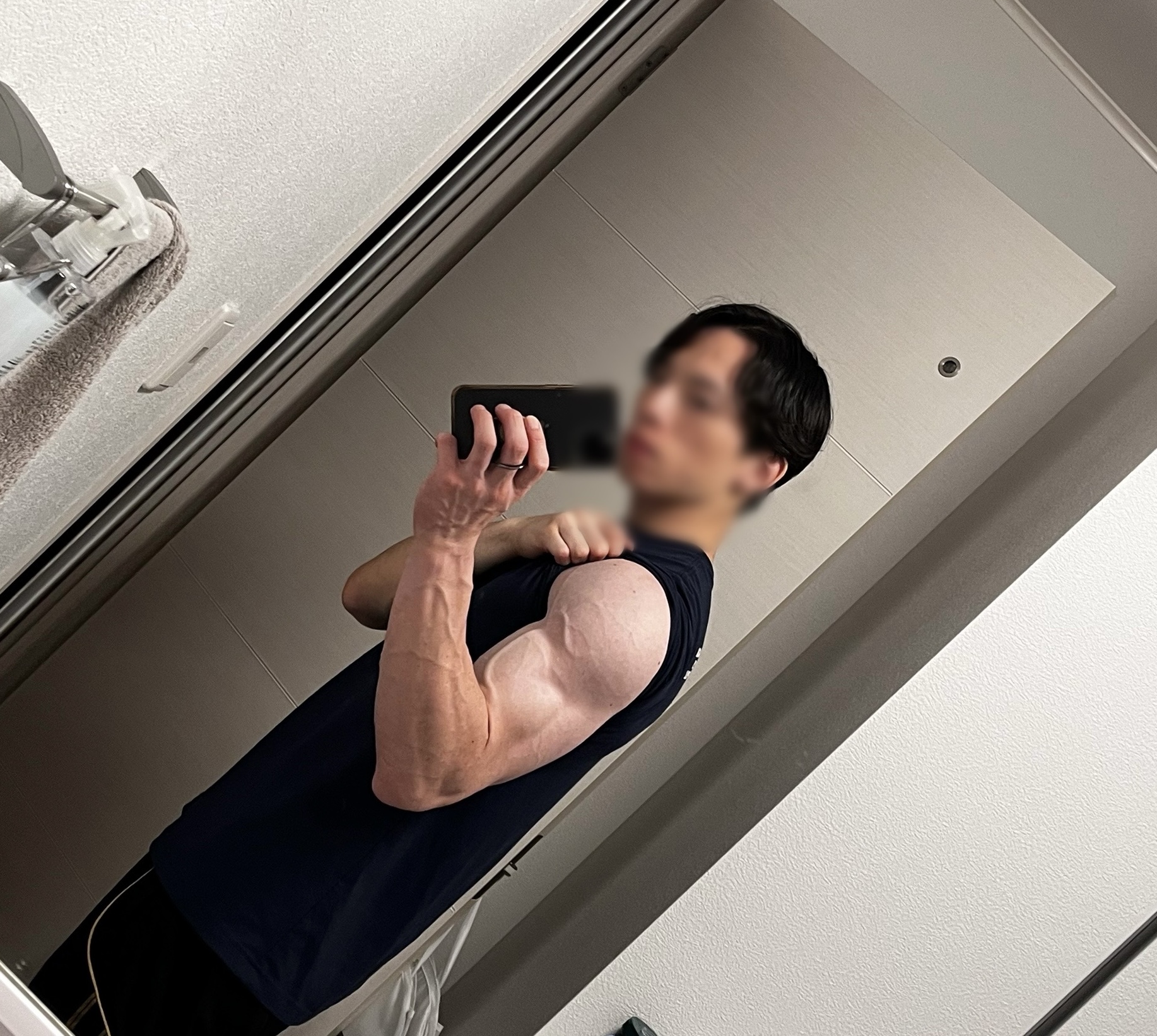 腕が太くならない人へ｜ホームジムの現実的な腕トレ構成